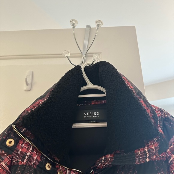 SERIES by Nicole Benisti Briarwood Down Quilted Jacket Red Black - Picture 3 of 5